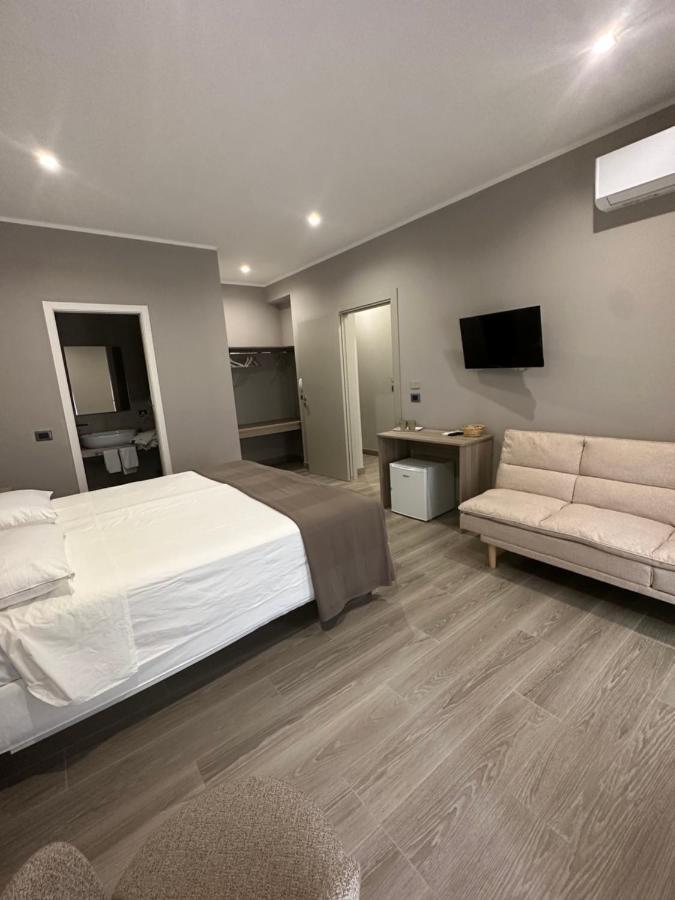 B&B Sanem Luxury Rooms โจยาเตาโร ภายนอก รูปภาพ